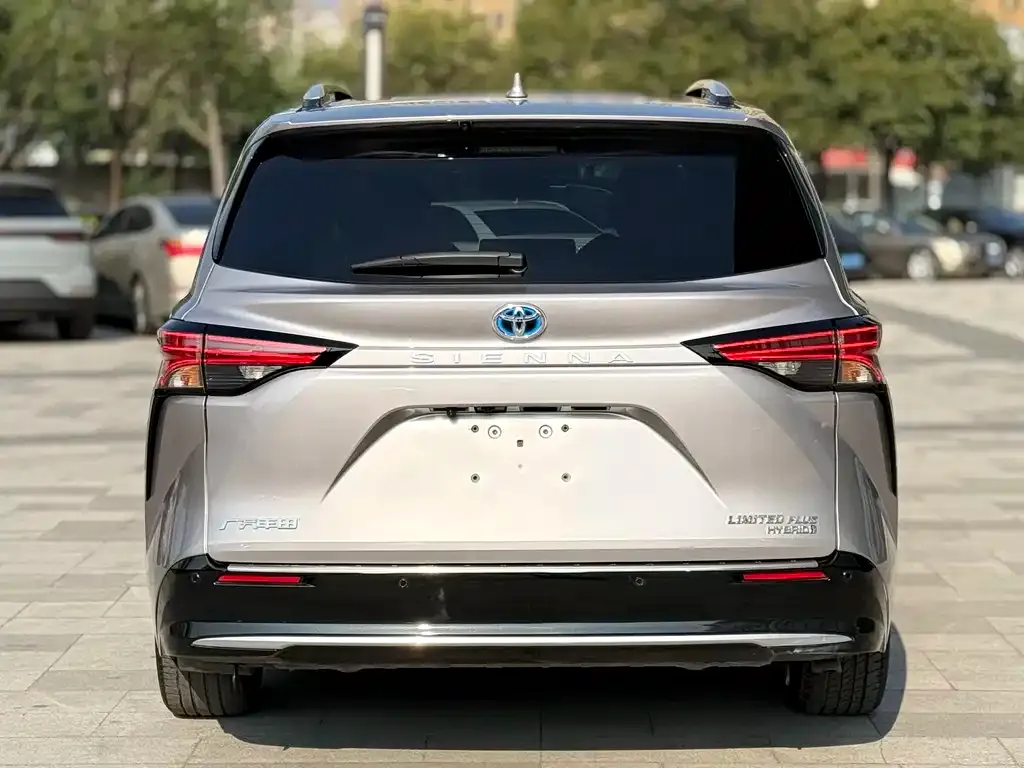 Toyota Sienna 2022 из CN, фото 4