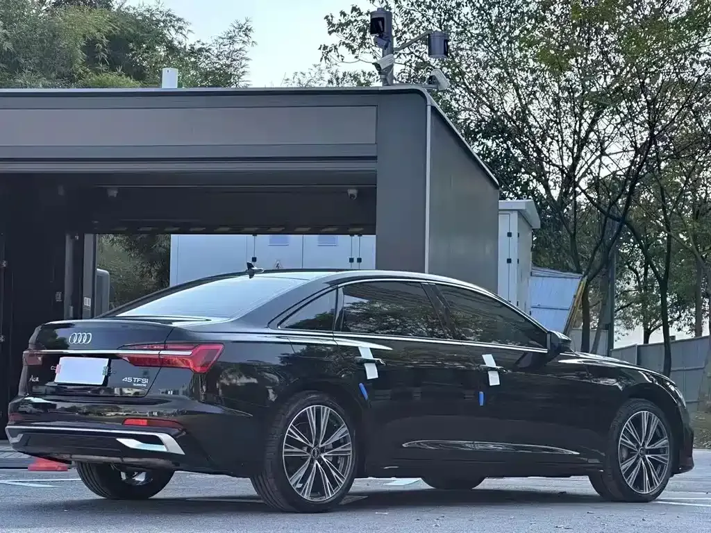 Audi A6L — фото 7