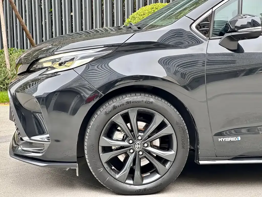 Toyota Granvia 2023 из CN, фото 2