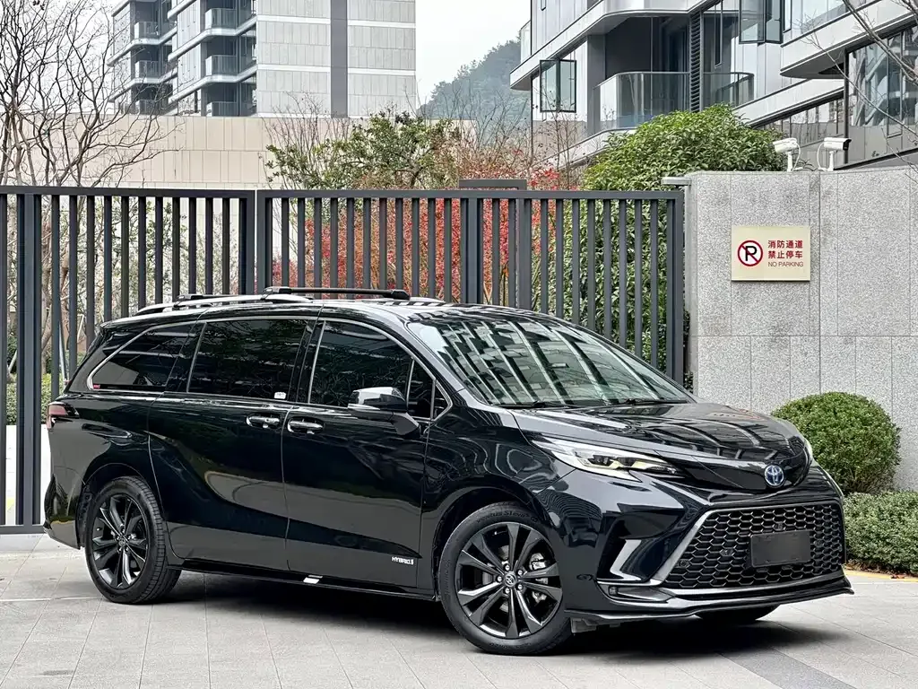 Toyota Granvia 2023 из CN, фото 10
