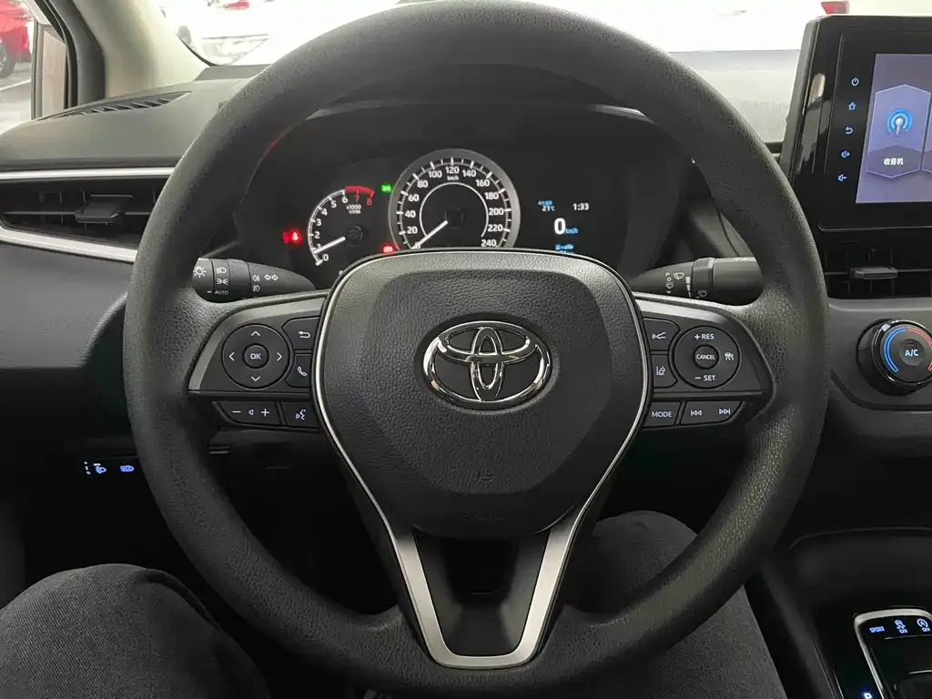 Toyota Corolla — фото 10