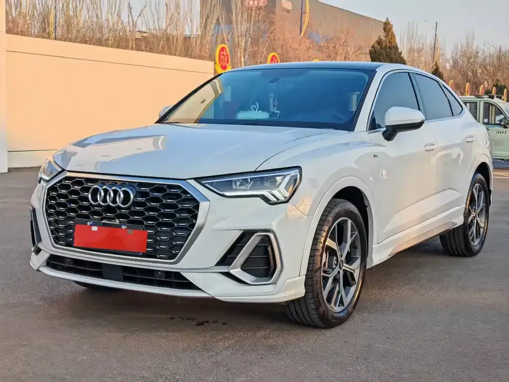 Audi Q3 Sportback 2021 из CN, фото 1