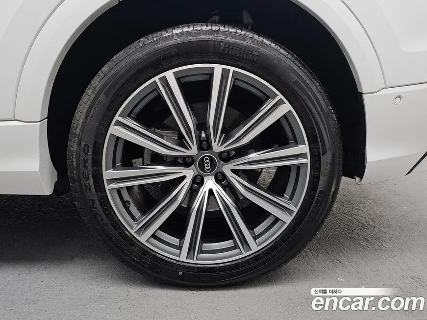 Audi Q8 2021 из KR, фото 10