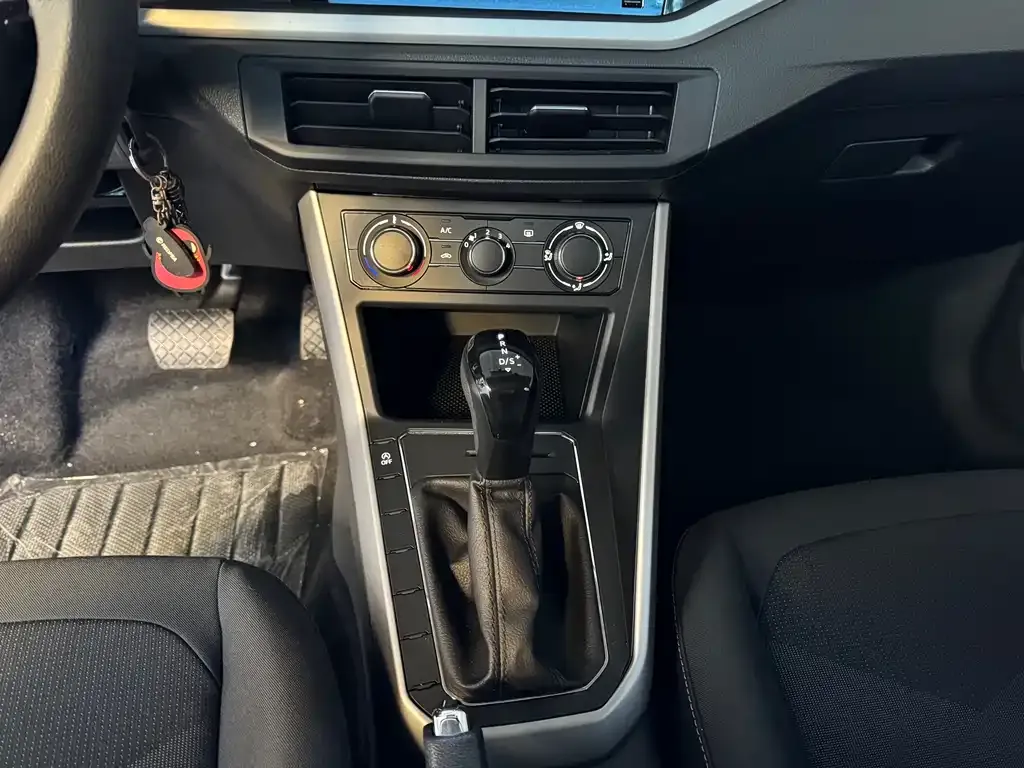 Volkswagen Polo 2022 из CN, фото 10