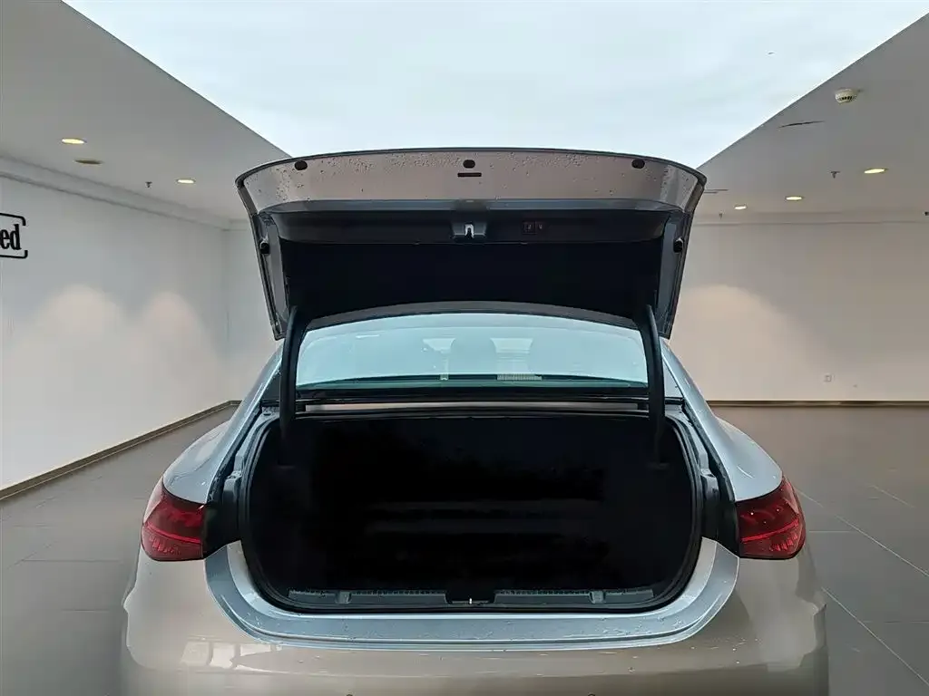 Mercedes-Benz EQE 2023 из CN, фото 2