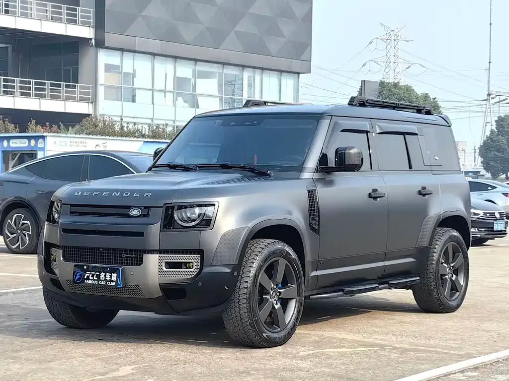 Land Rover Defender — фото 1