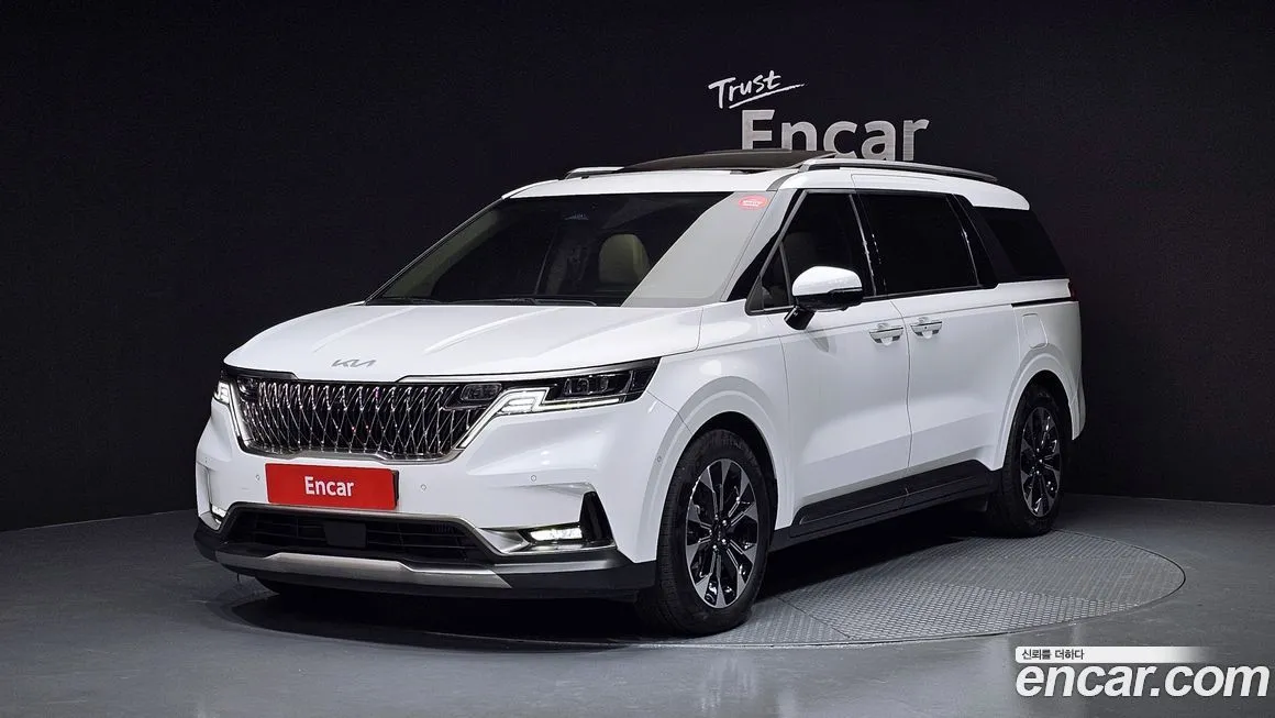 Kia Carnival — фото 1