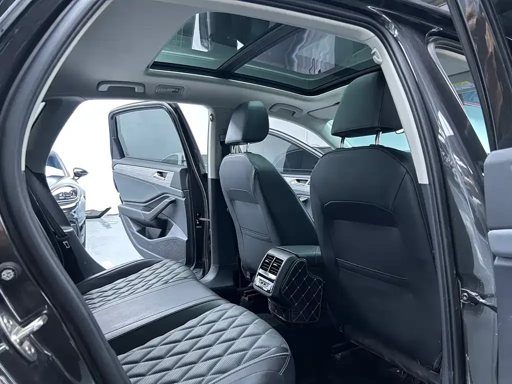 Volkswagen Sagitar 2023 из CN, фото 10