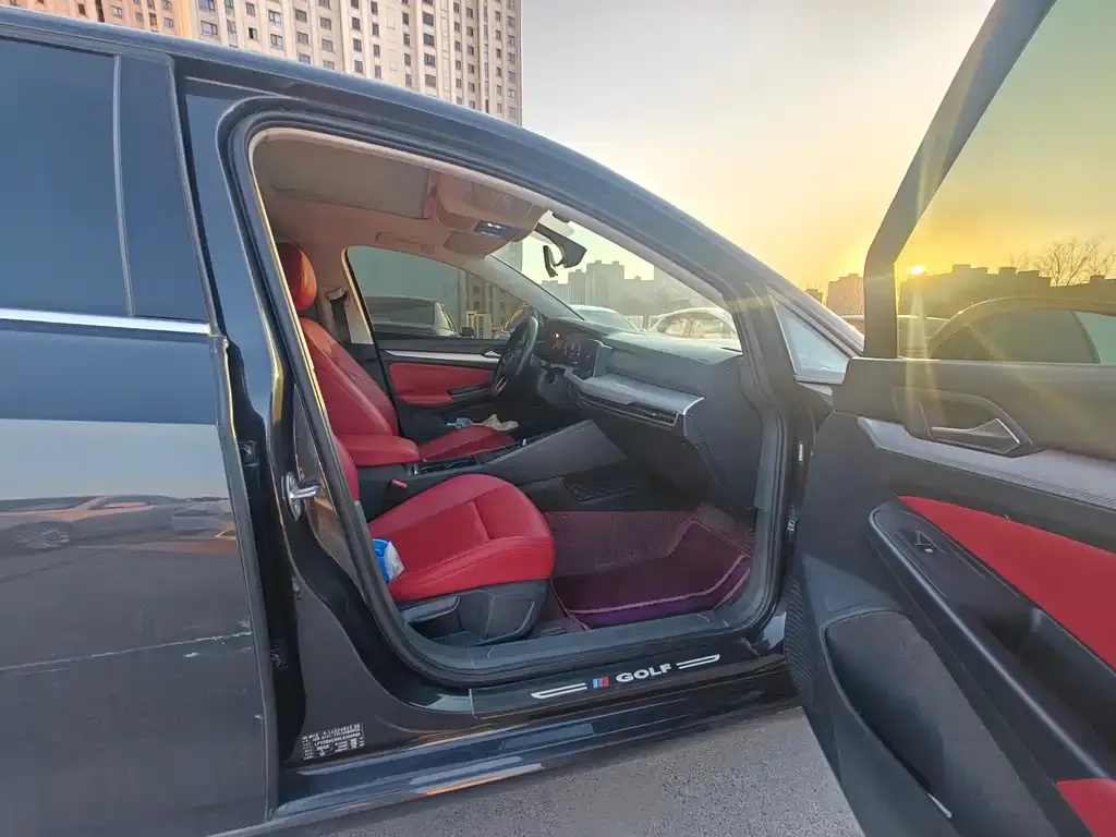 Volkswagen Golf 2021 из CN, фото 9