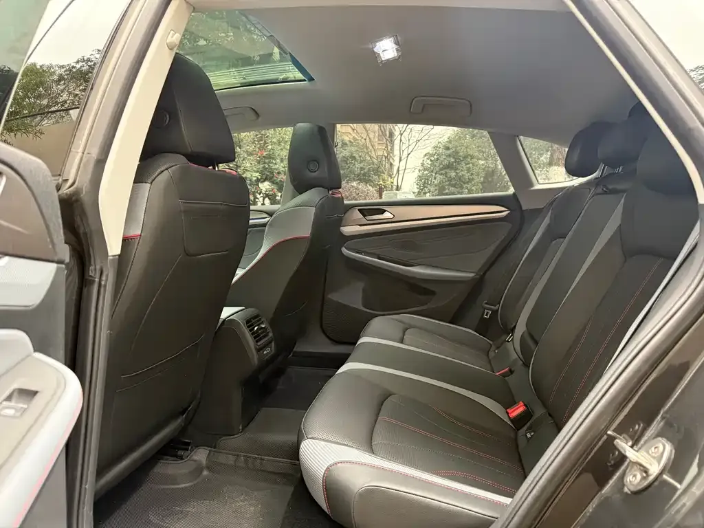 Volkswagen Lamando 2024 из CN, фото 2