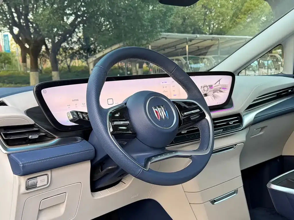 Buick Century 2023 из CN, фото 2