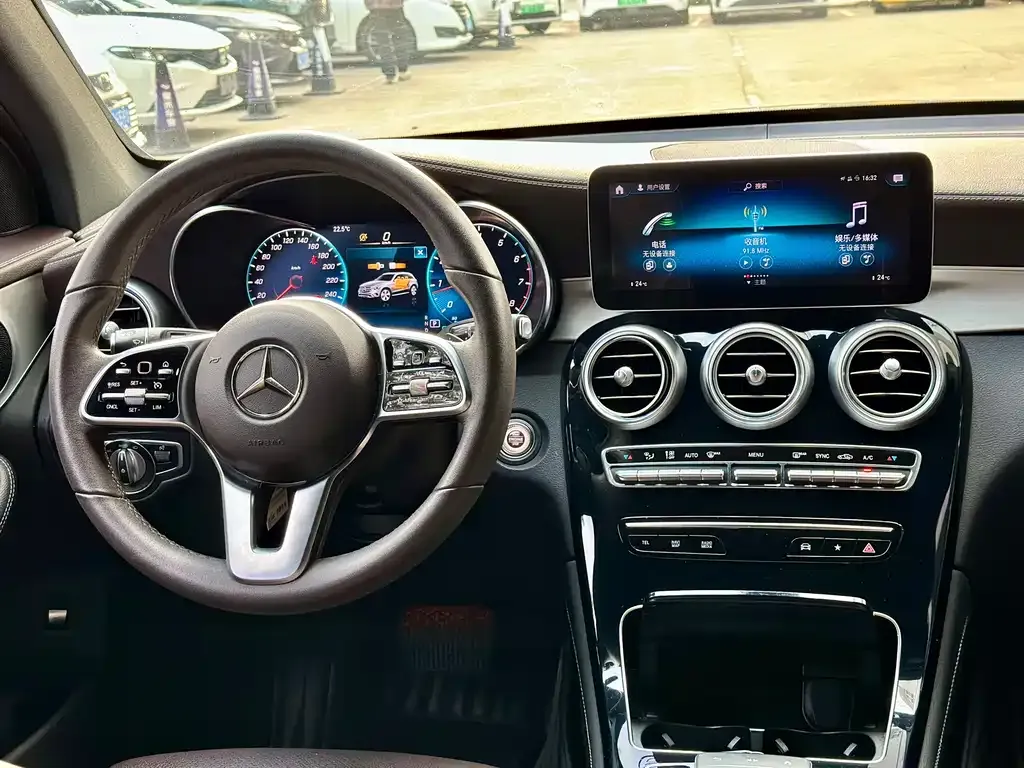 Mercedes-Benz GLC — фото 2