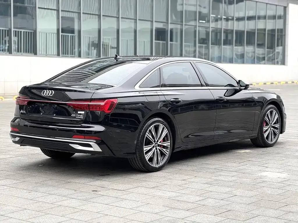 Audi A6L — фото 9