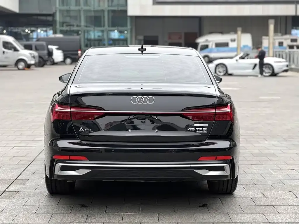 Audi A6L — фото 5