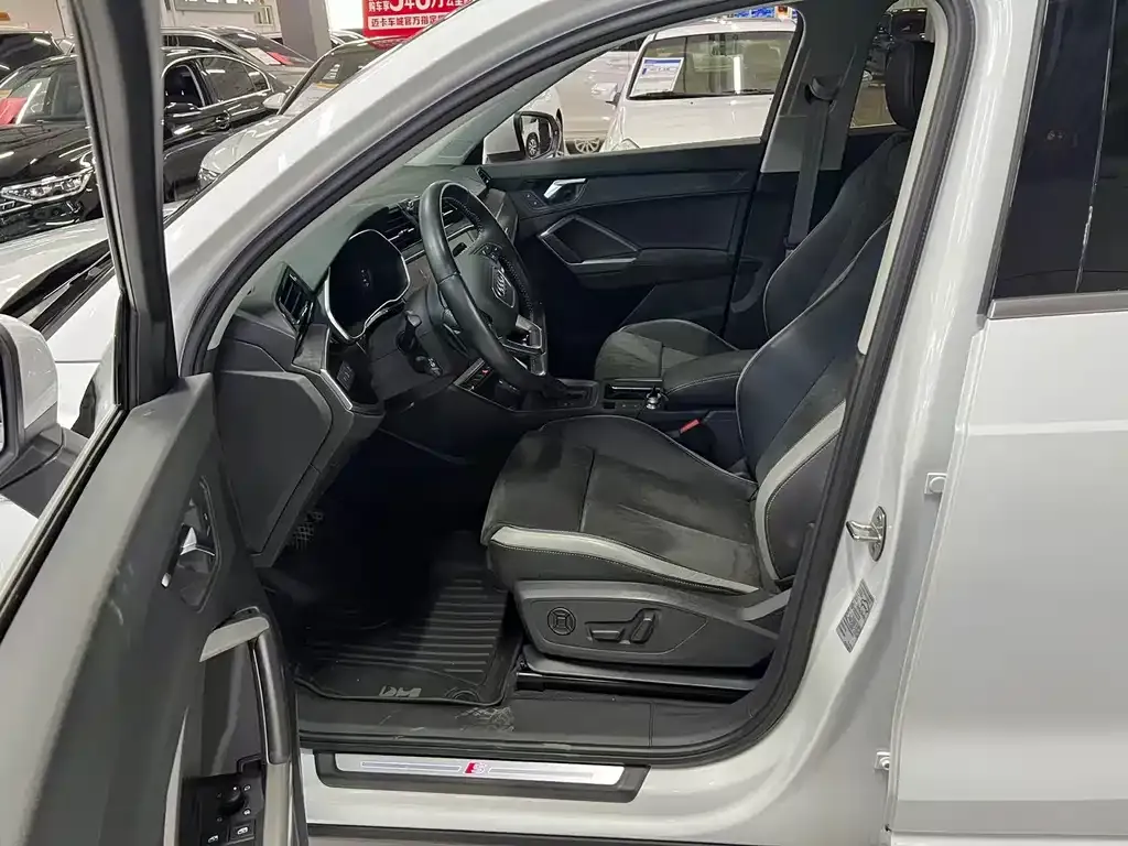Audi Q3 2021 из CN, фото 8