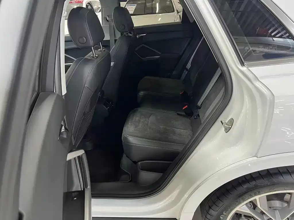 Audi Q3 2021 из CN, фото 5