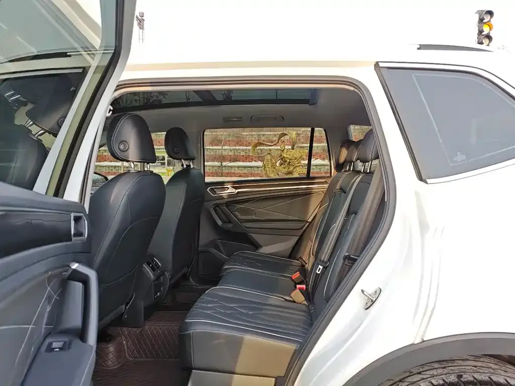 Volkswagen Tiguan L 2022 из CN, фото 8