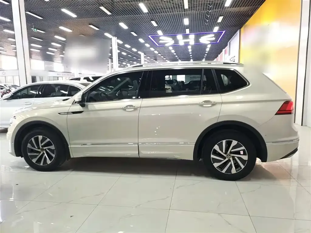 Volkswagen Tiguan L New Energy — фото 2
