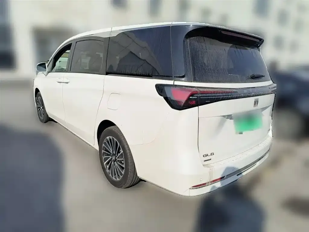 Buick GL8 Hybrid — фото 10