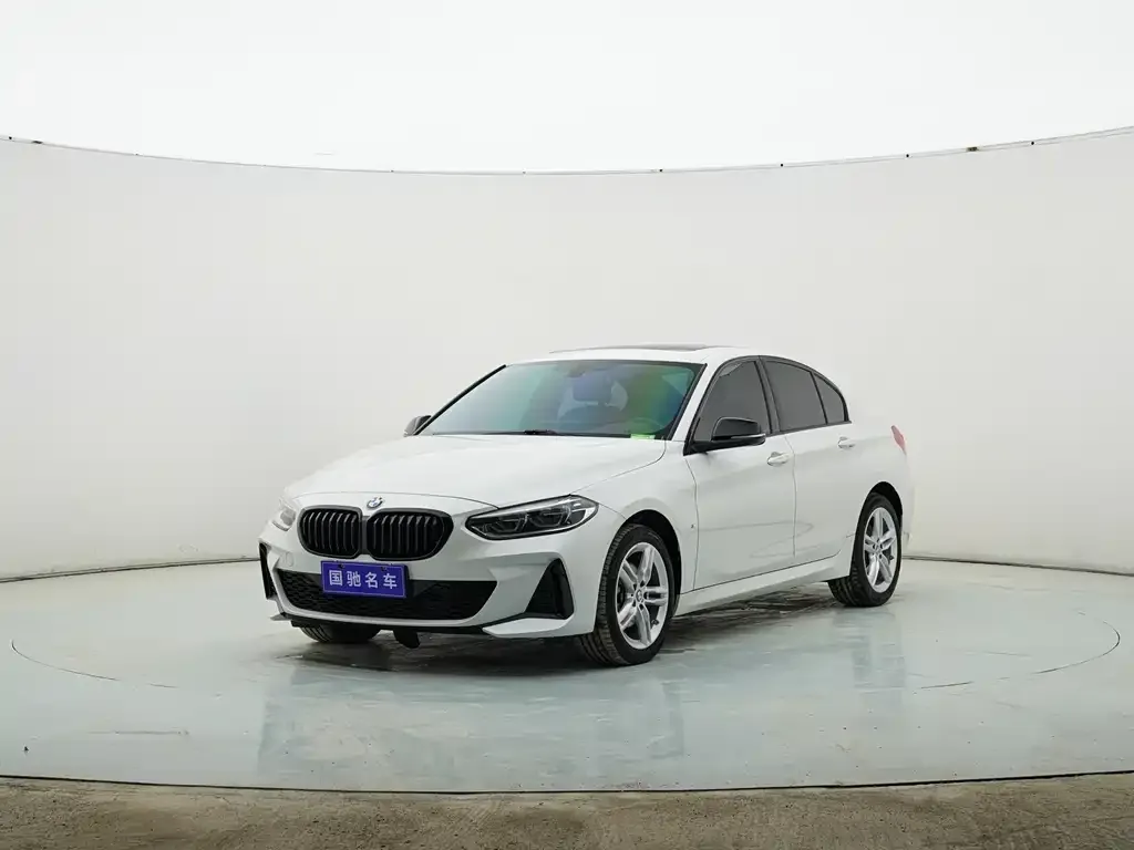 BMW 1 Series 2023 из CN, фото 1