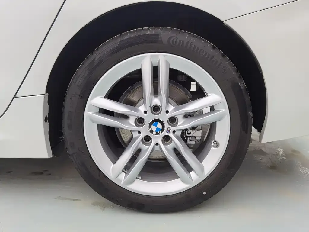 BMW 1 Series 2023 из CN, фото 8