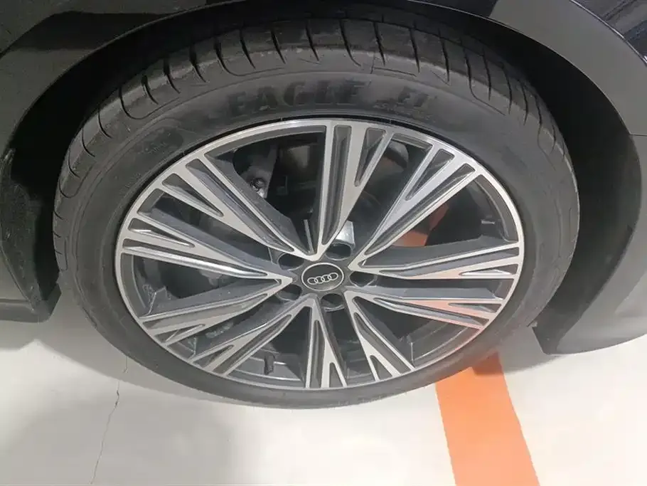 Audi A6L 2025 из CN, фото 7
