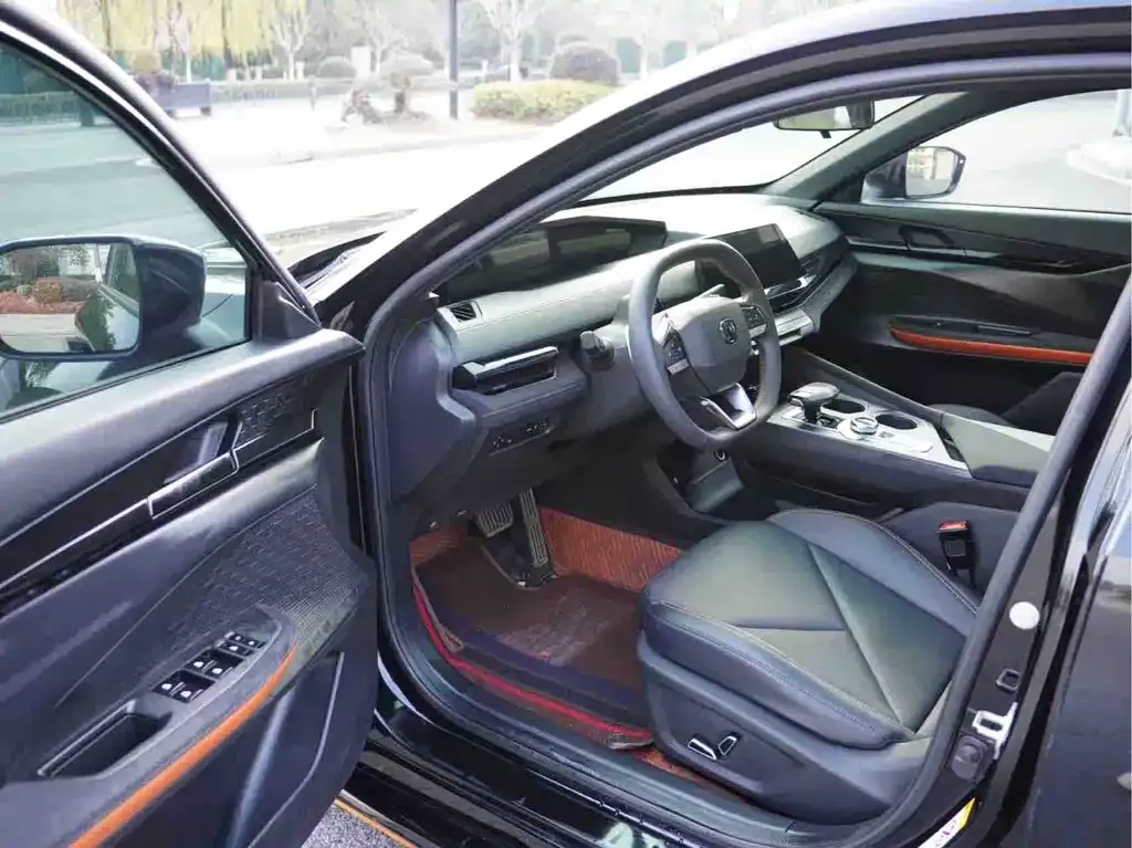 Changan UNI-V 2023 из CN, фото 4