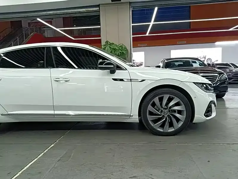 Volkswagen CC 2023 из CN, фото 4