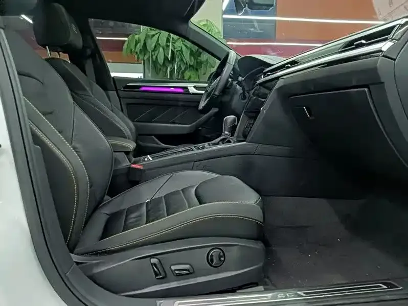 Volkswagen CC 2023 из CN, фото 2