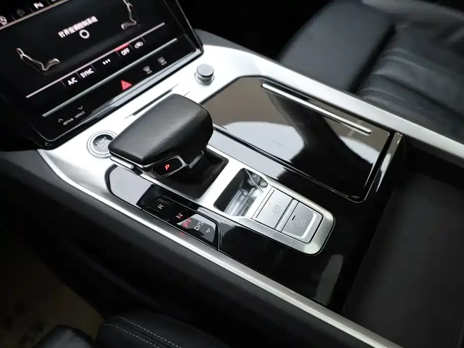 Audi Q6 2023 из CN, фото 8