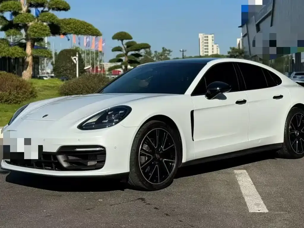 Porsche Panamera — фото 1