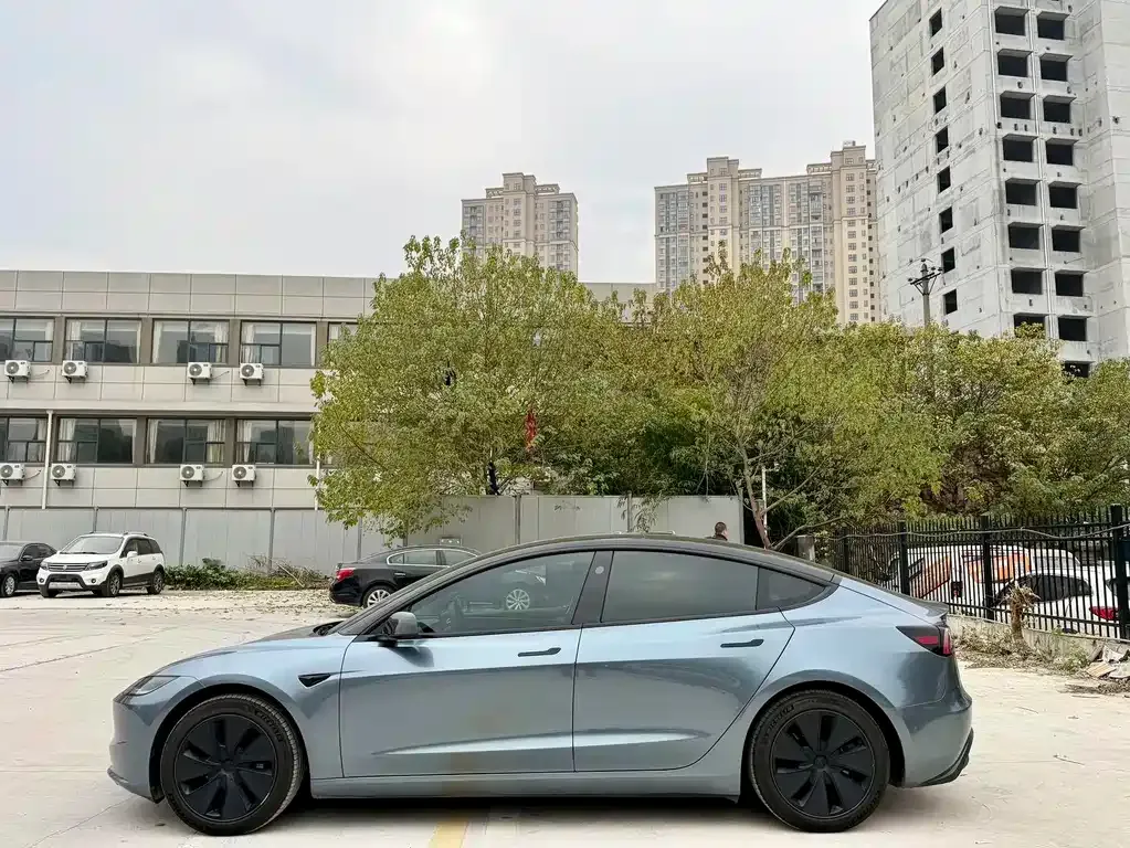 Tesla Model 3 — фото 6