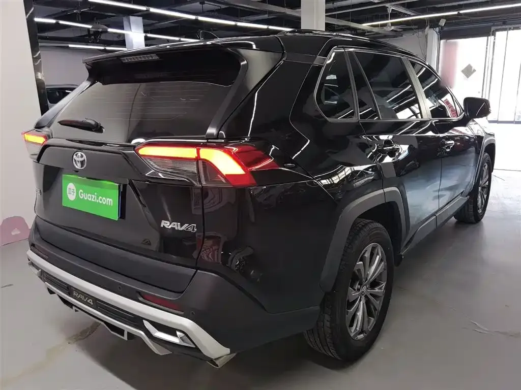 Toyota RAV4 2024 из CN, фото 5