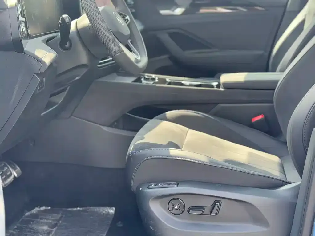 Volkswagen Tiguan L 2024 из CN, фото 2