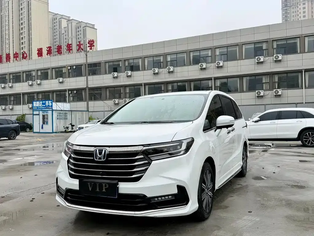 Honda Odyssey — фото 1