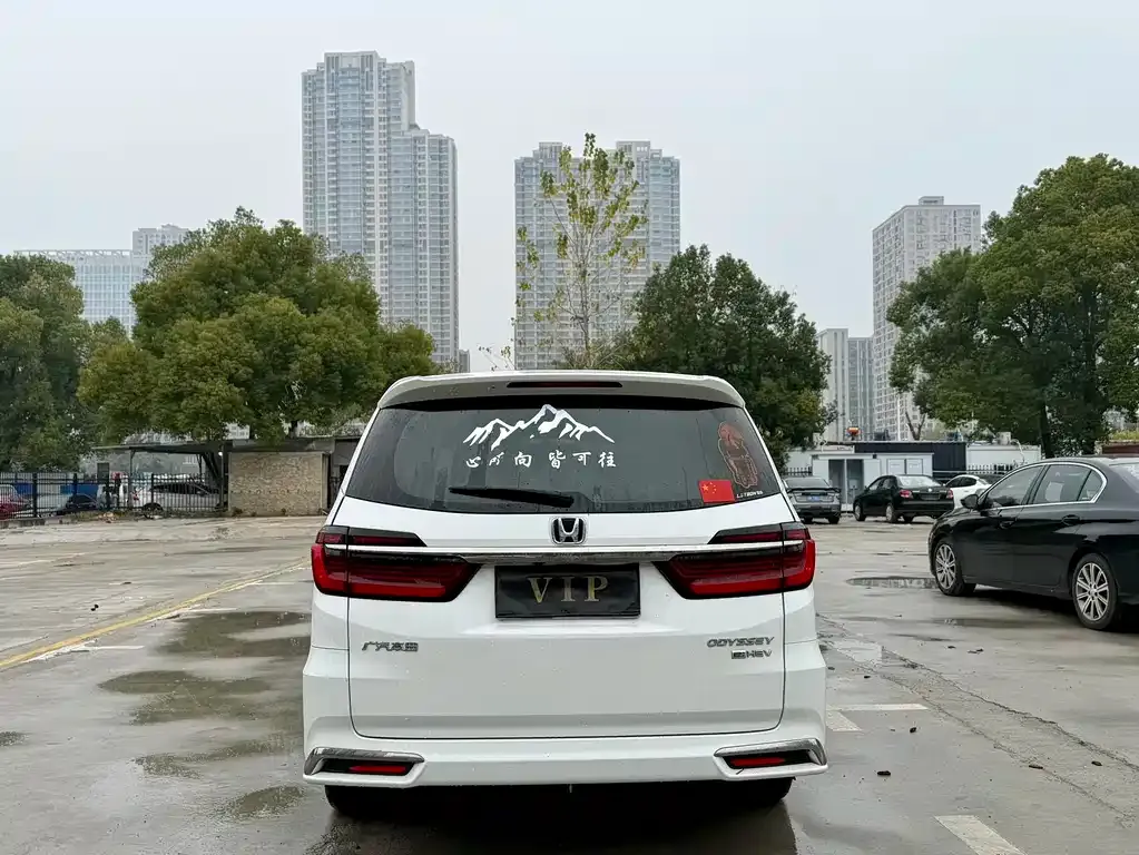 Honda Odyssey — фото 10