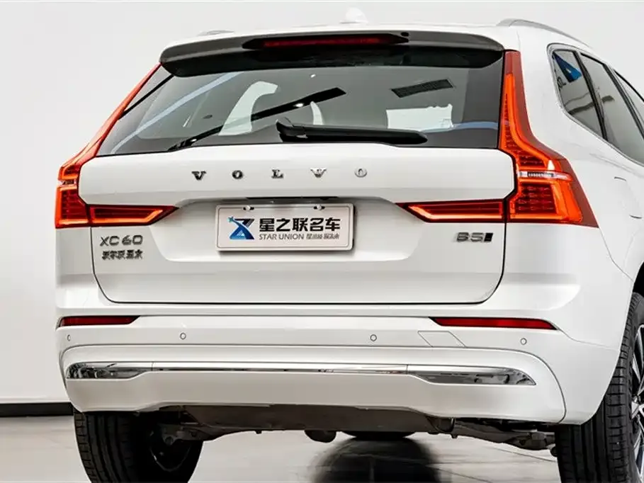 Volvo XC60 — фото 9