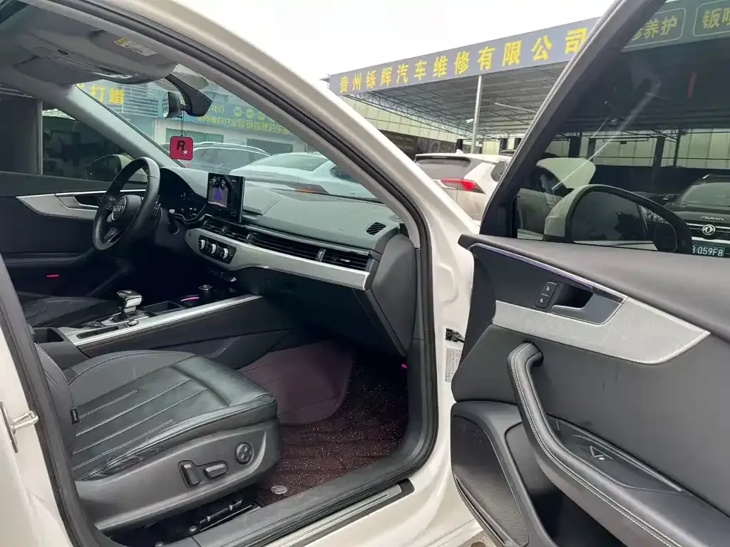 Audi A4L 2021 из CN, фото 10