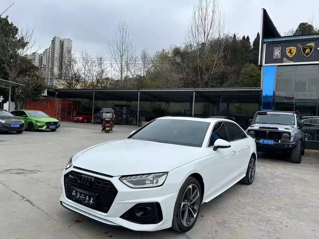Audi A4L 2021 из CN, фото 2