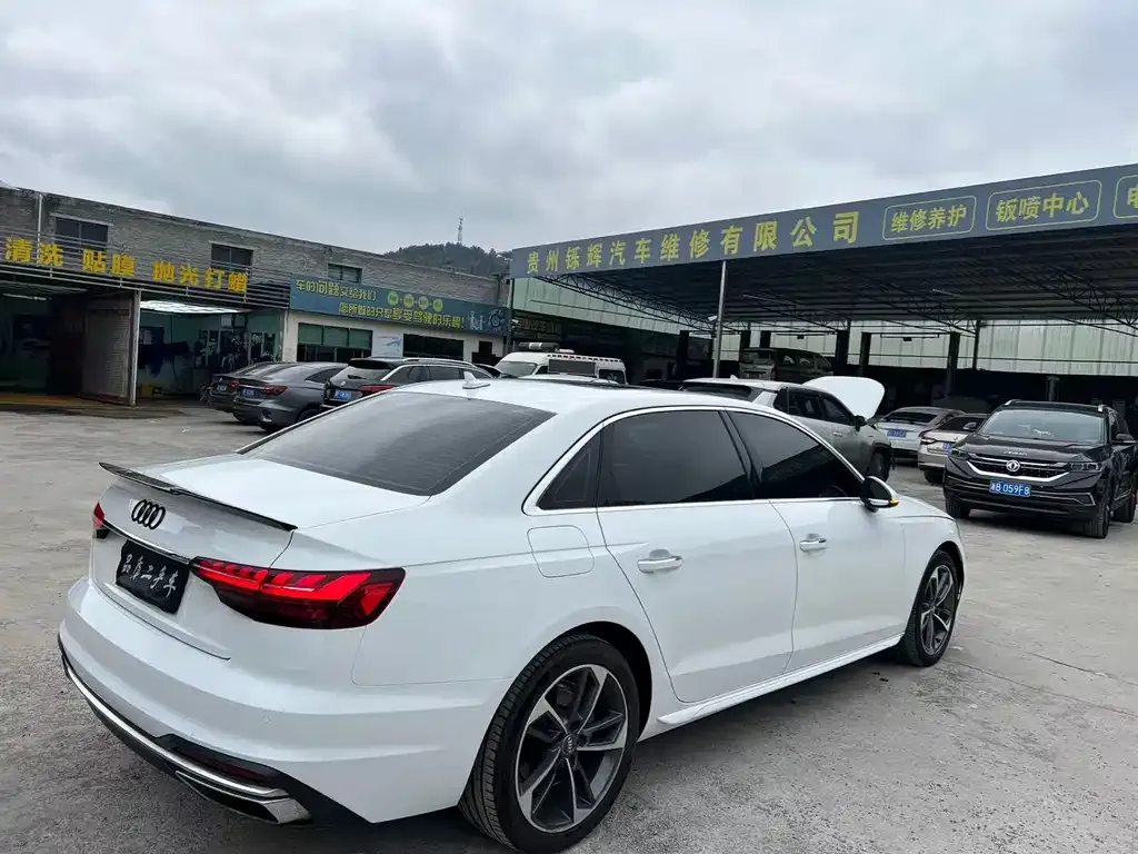 Audi A4L 2021 из CN, фото 8