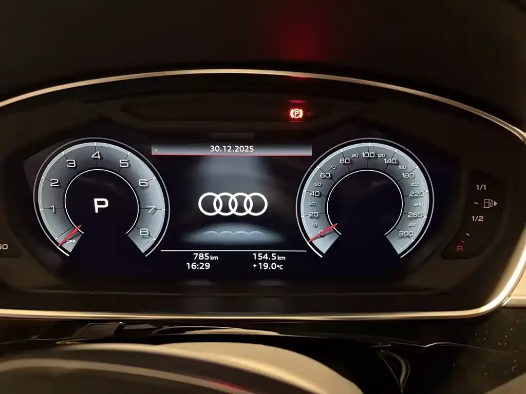 Audi A8 2024 из CN, фото 8
