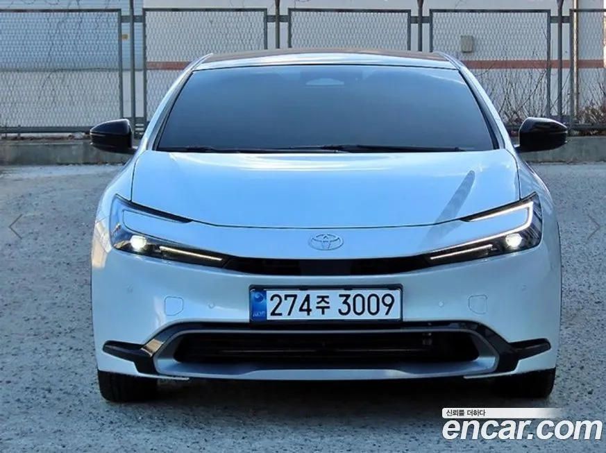 Toyota Prius — фото 1
