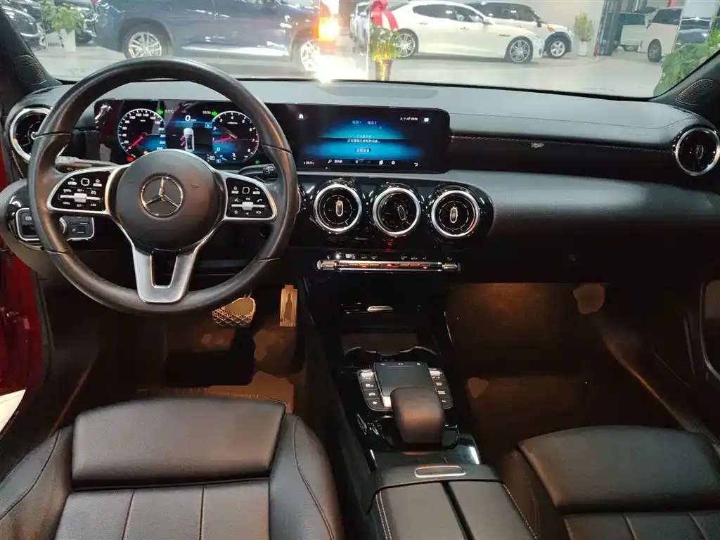 Mercedes-Benz A-Class — фото 10