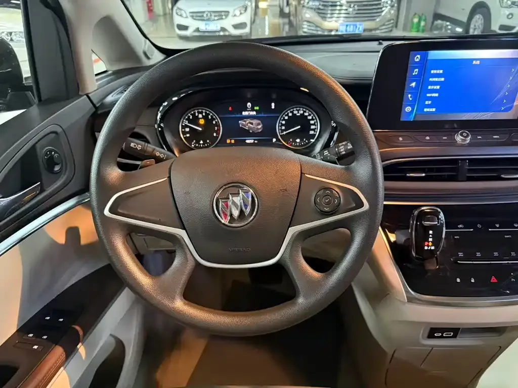 Buick GL8 2023 из CN, фото 3