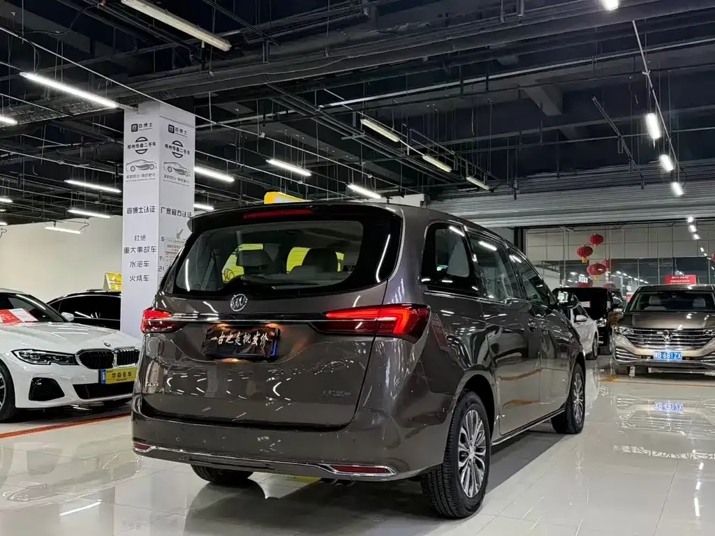 Buick GL8 2023 из CN, фото 4