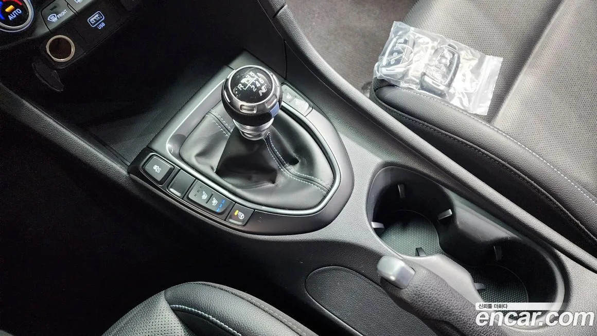 Hyundai Veloster 2021 из KR, фото 8