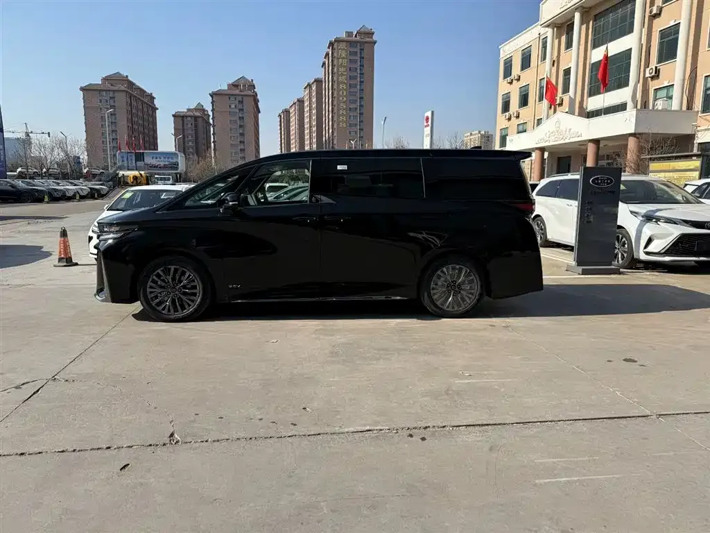 Toyota Vellfire — фото 9