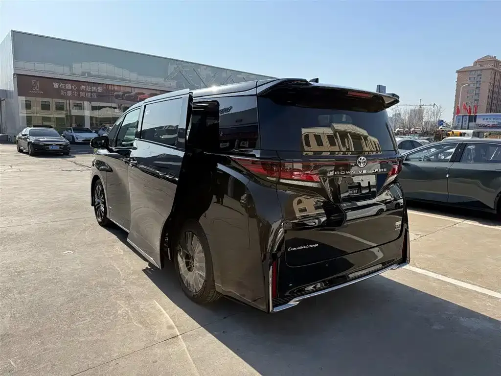 Toyota Vellfire — фото 7