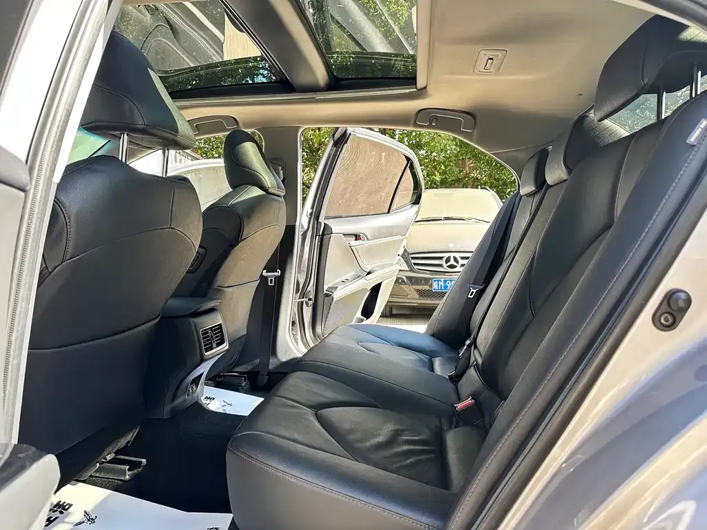 Toyota Camry 2022 из CN, фото 4