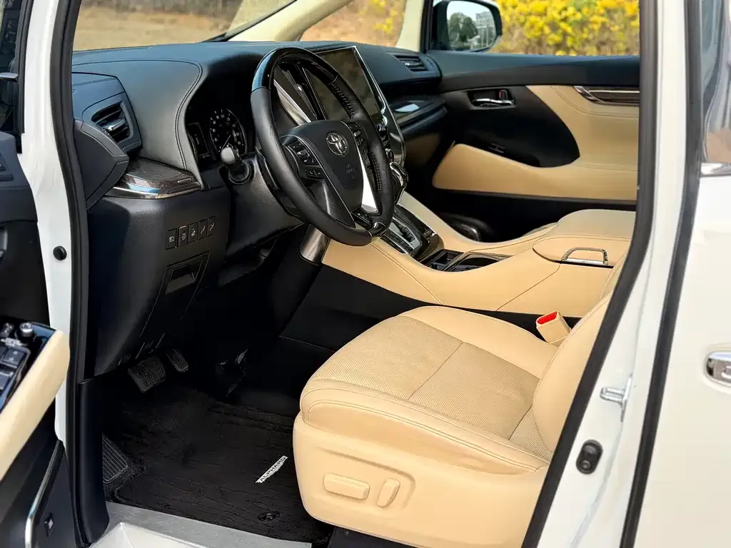 Toyota Alphard 2022 из CN, фото 5